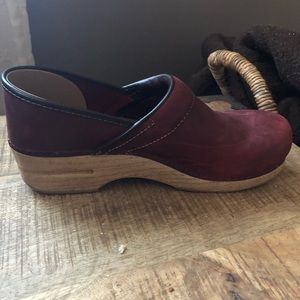 Dansko cloggs